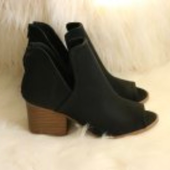 Peetoe Bootie - Picture 2 of 3